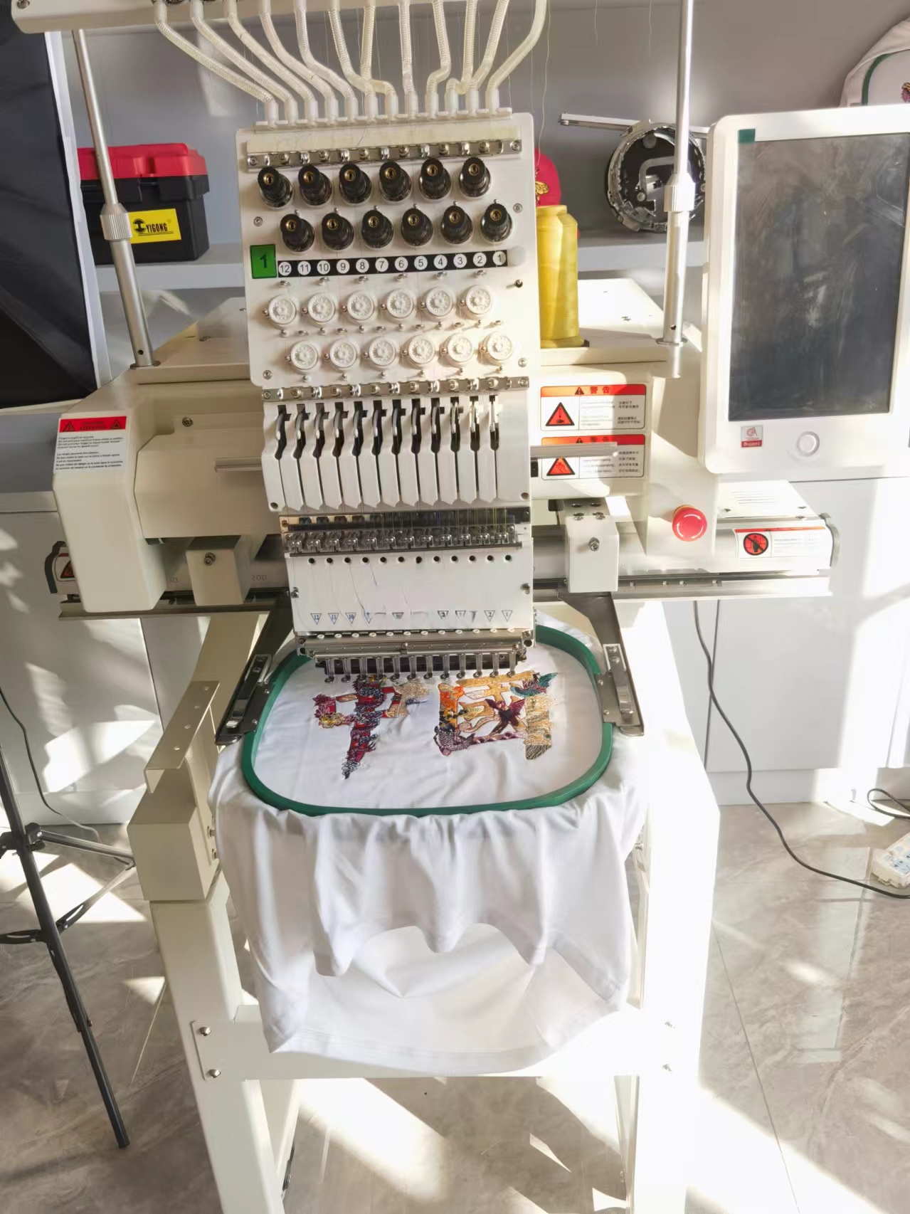 她自觉将个人事业融入服务大局