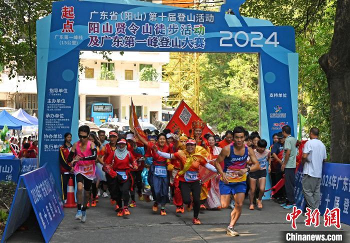 山野间再次回响着奔跑的脚步声与野外的清风