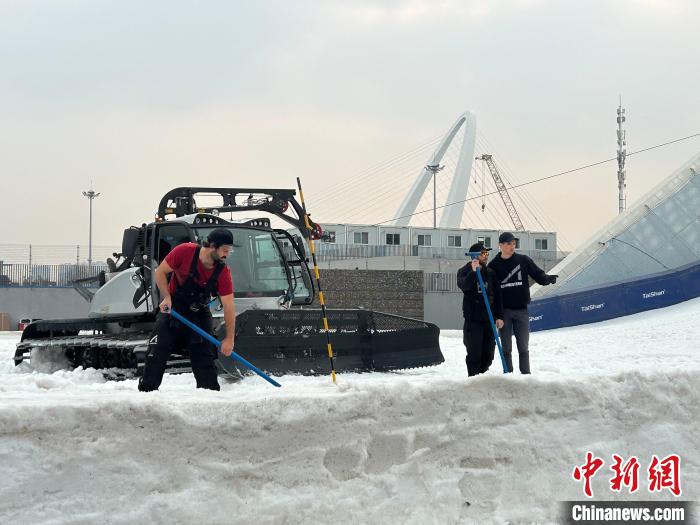 2024-2025雪联大跳台世界杯北京开赛 175名选手