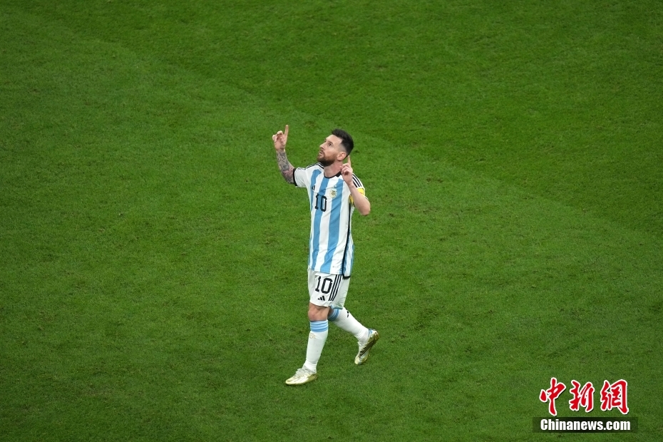 梅西率阿根廷时隔8年重返世界杯决赛 阿尔瓦雷斯