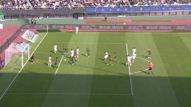 浙江队1-1战平申花 王钰栋破门助球队扳平比分