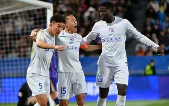 中超焦点战裁判争议判罚致申花逆转