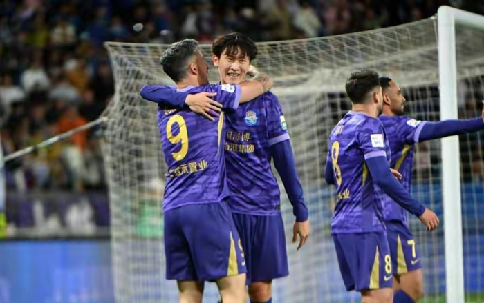 中超焦点战裁判争议判罚致申花逆转