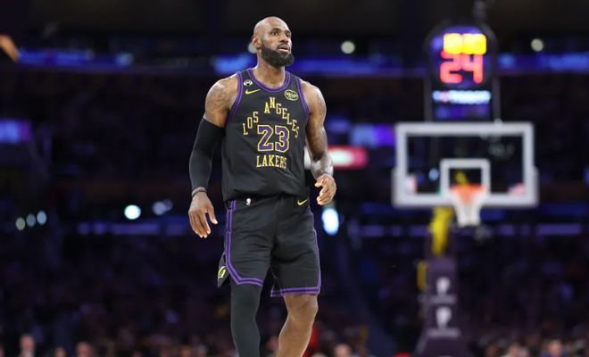 东契奇回归训练 湖人系列赛先拔头筹