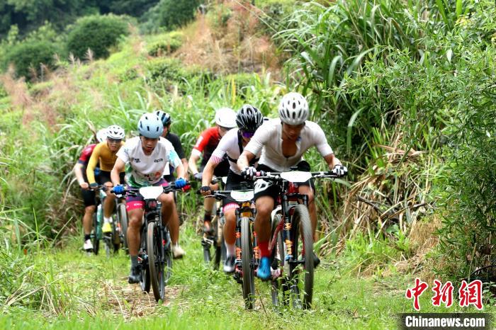 靖安“茶立方”山地自行车精英赛圆满落幕 封宽