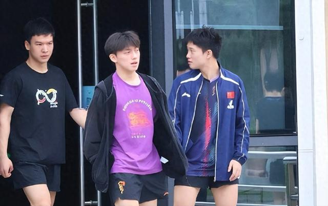 国乒备战伦敦世乒赛 王楚钦伤病隐患引关注